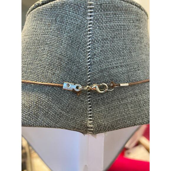 pink bead necklace - Picture 3 of 3